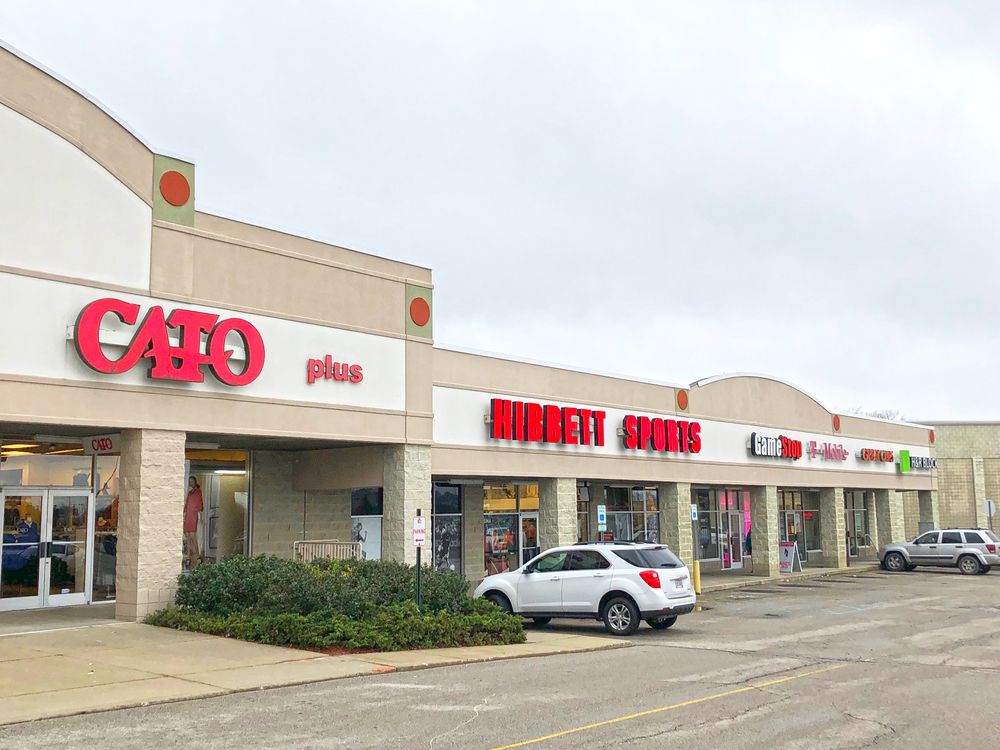 Walmart Retail Plaza: 191 Walmart Way, Maysville, KY 41056